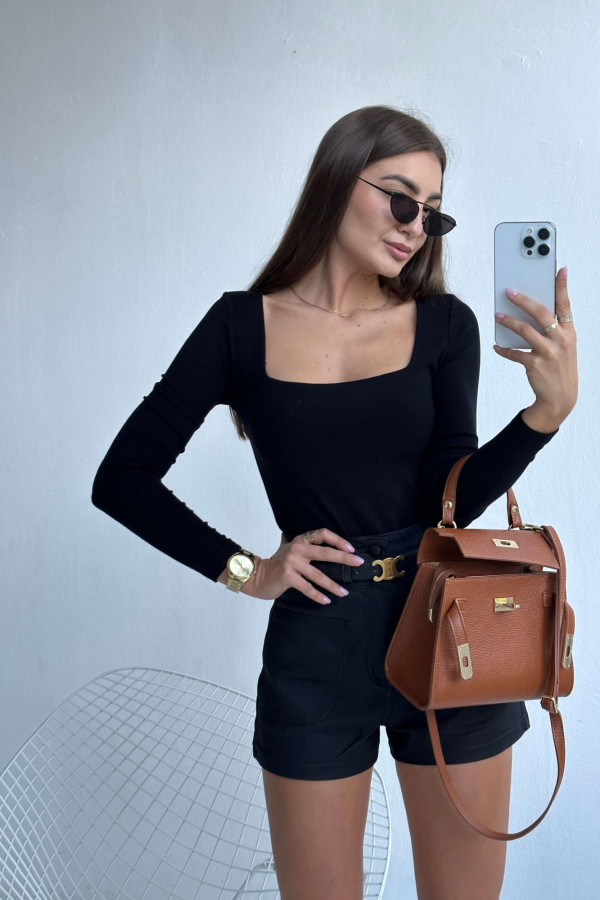 Gładka bluzka z dekoltem w kwadrat czarna