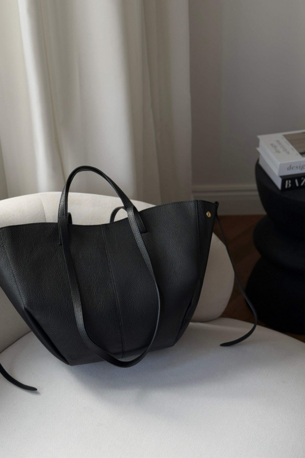 Skórzana torebka Poli maxi czarna