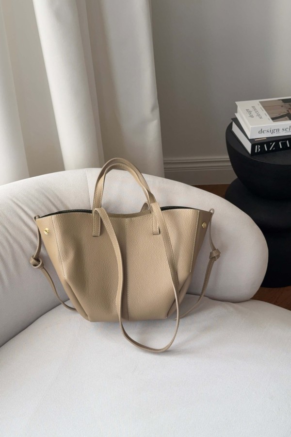 Skórzana torebka Poli midi beżowa