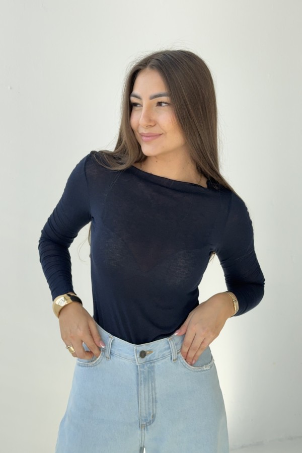 Bluzeczka z wiskozy i kaszmiru granatowa