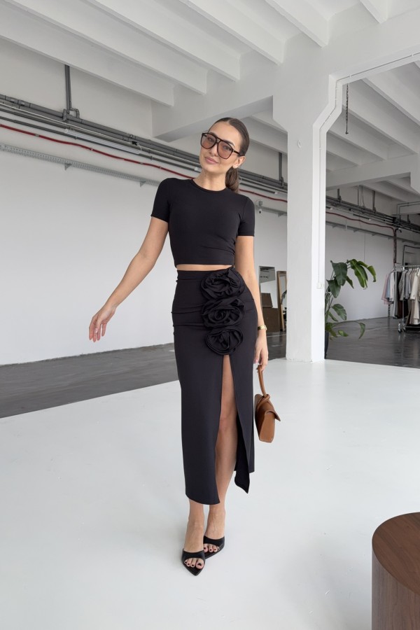 Komplet spódnica i top z kwiatami czarny