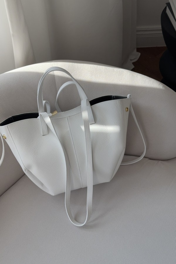 Skórzana torebka Poli midi biała