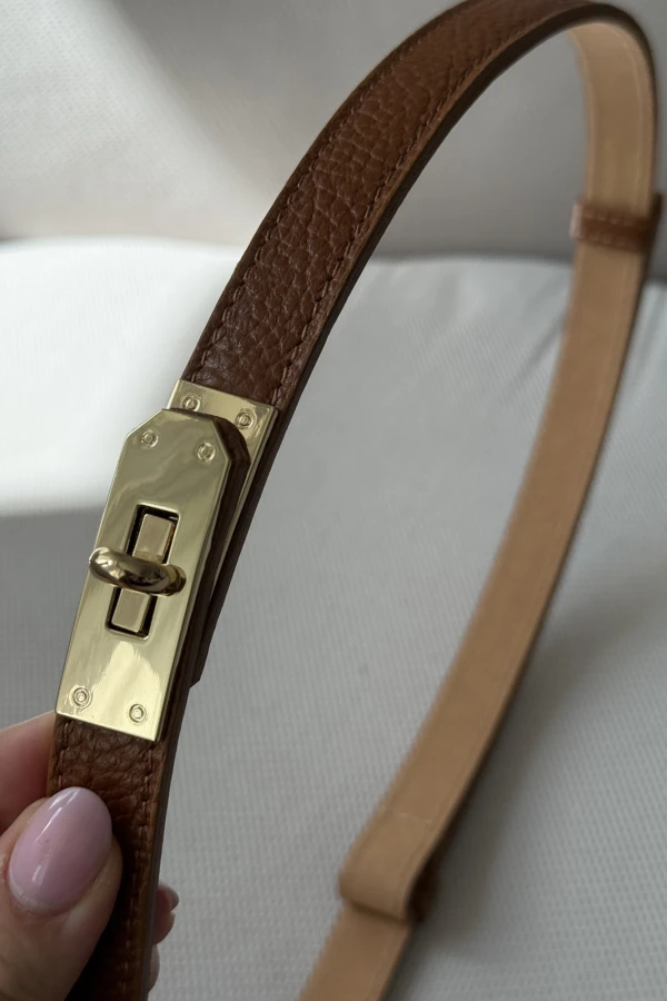 Pasek ze skóry naturalnej ze złotą klamrą brąz