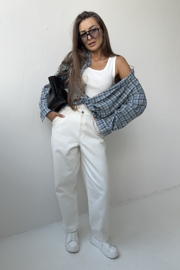 Jeansy o kroju Mom fit w kolorze ecru