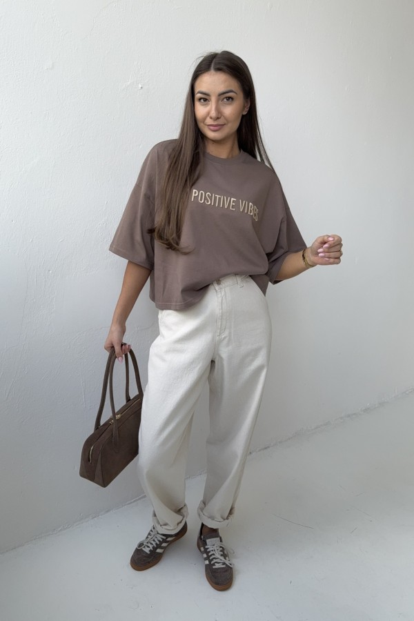 Jeansy Lora o kroju Mom fit w kolorze beżowym