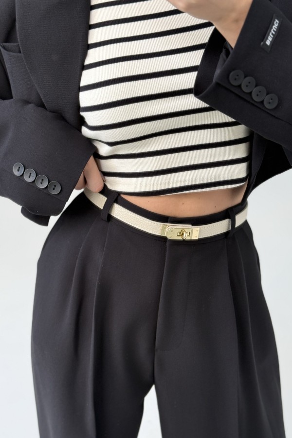 Pasek ze skóry naturalnej ze złotą klamrą kremowy