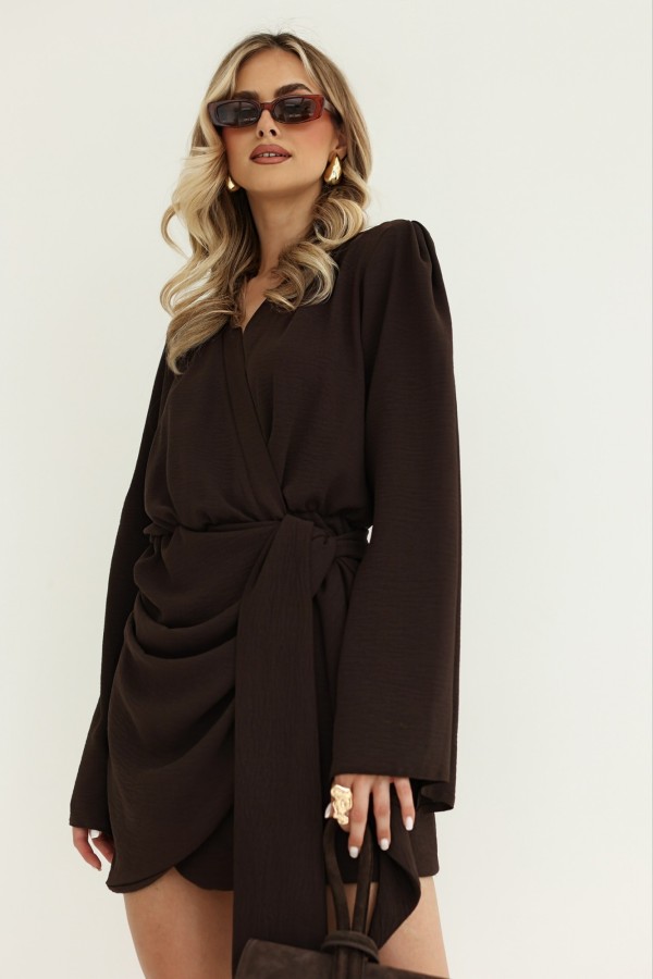 Sukienka z wiązaniem czekoladowa