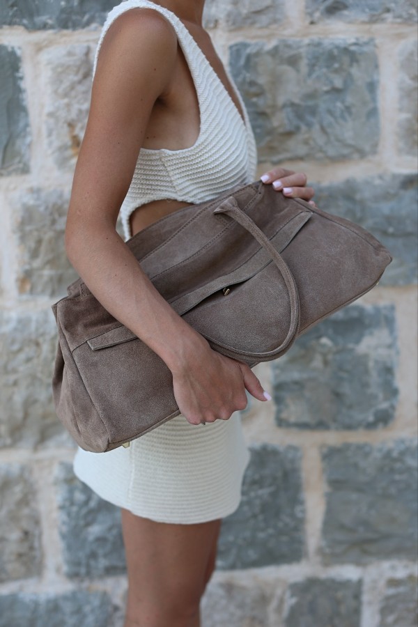 Zamszowa skórzana torebka Aria fango