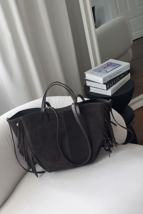 Skórzana torebka zamszowa Poli maxi z frędzlami czekoladowa