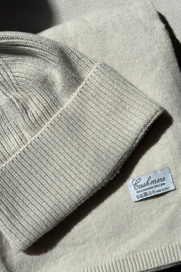 Komplet kaszmirowy czapka i szalik jasno-beżowy