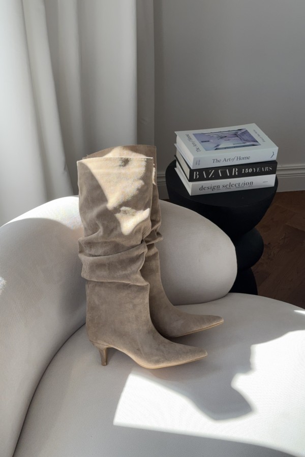 Kozaki Maroon na niskim obcasie beżowe