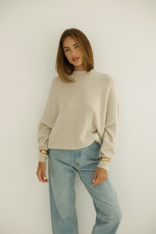 Sweterek z półgolfem 30% baby alpaka beż