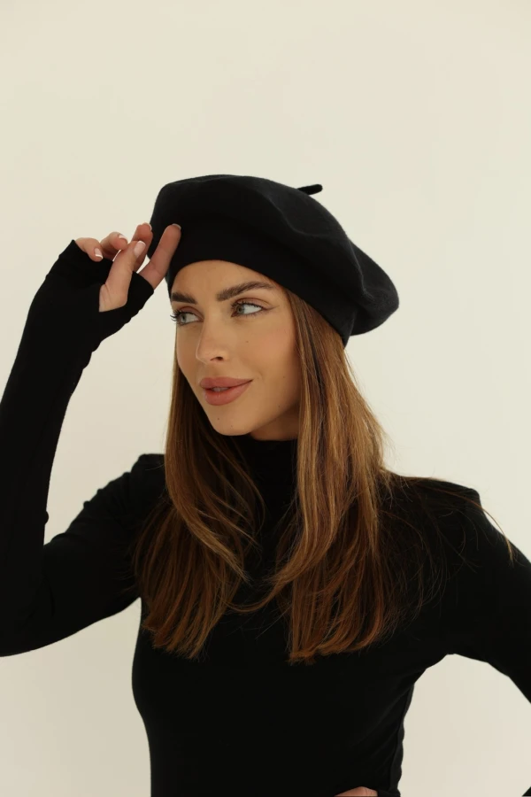 Beret wiskozowy czarny