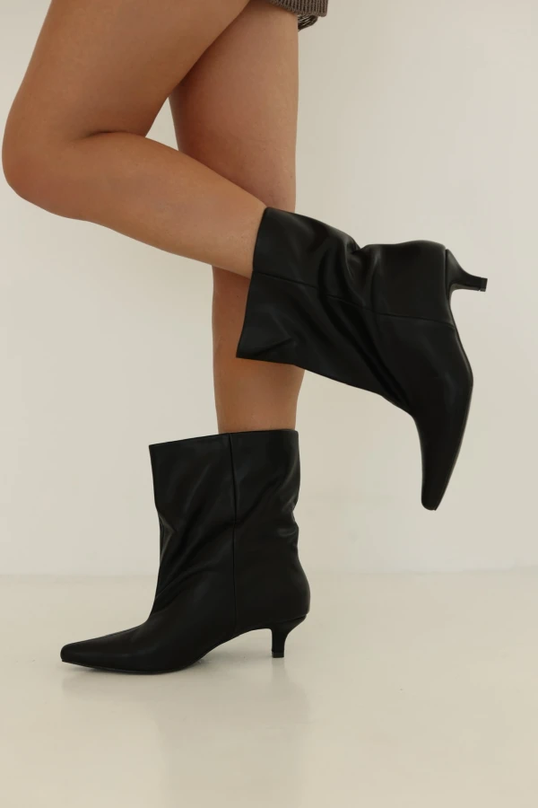 Botki na niskim obcasie Mia czarne