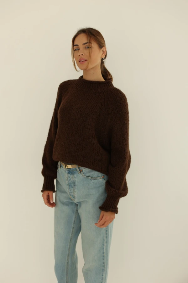 Sweter pod szyję czekolada