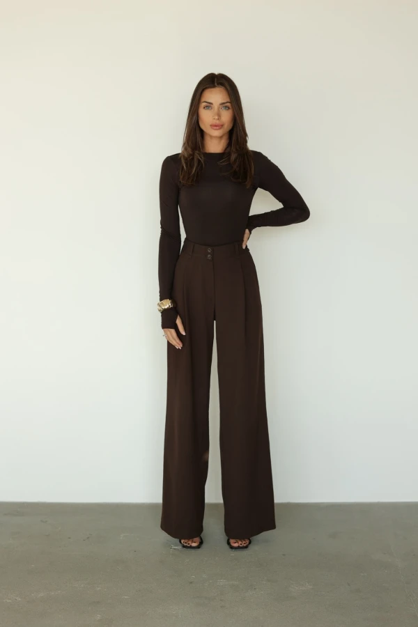 Spodnie Evel z prostą nogawką czekoladowe