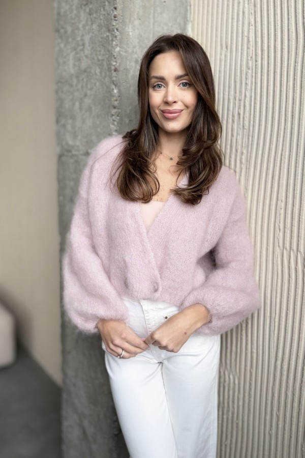 Krótki damski kardigan Lisa 81% kid mohair pudrowy róż