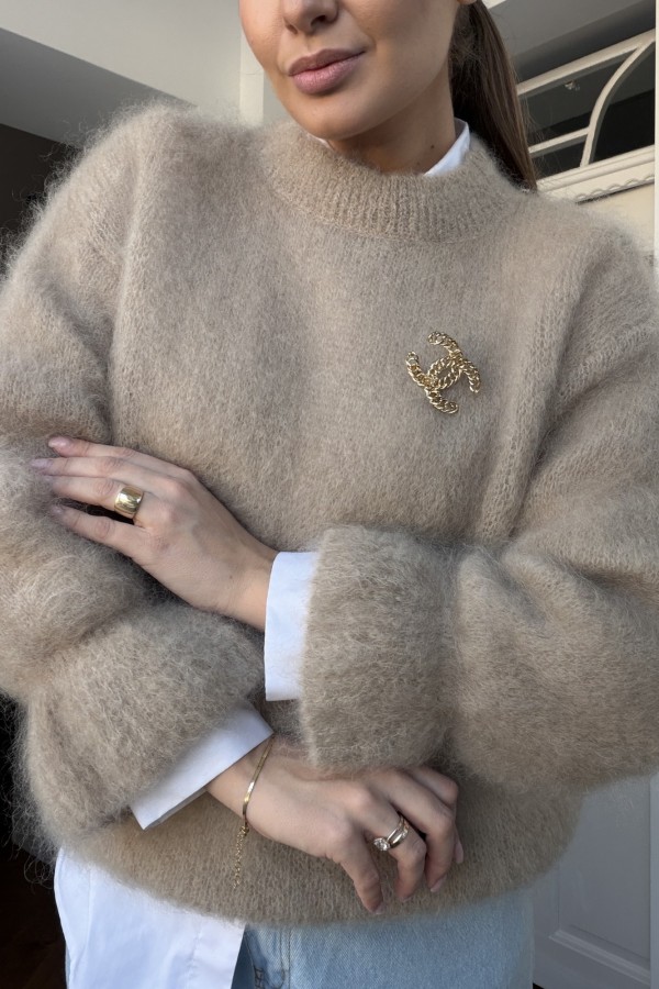 Sweter 81% kid mohair rękaw z falbanką beżowy