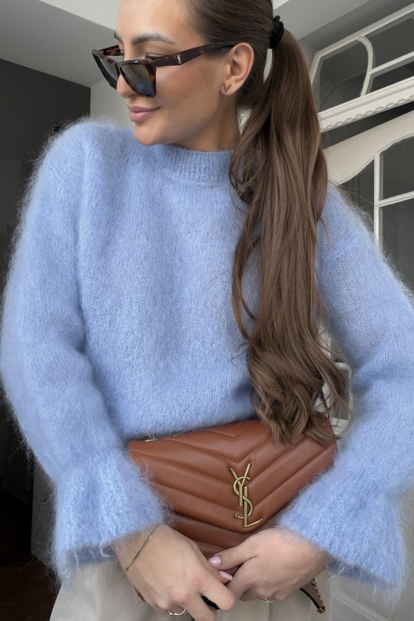 Sweter 81% kid mohair rękaw z falbanką błękitny