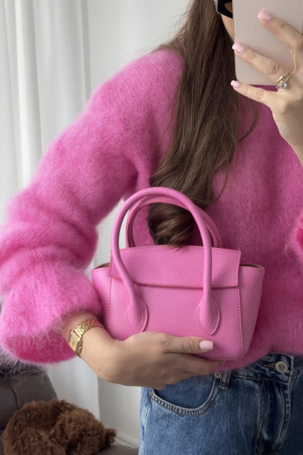 Torebka skórzana kuferek Gia z paskiem różowa