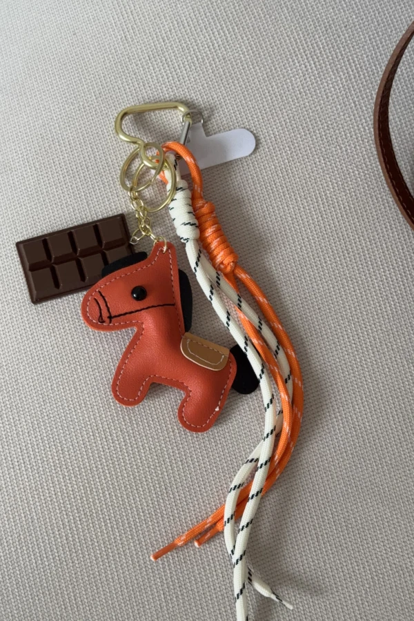 Breloczek z konikiem pomarańczowy