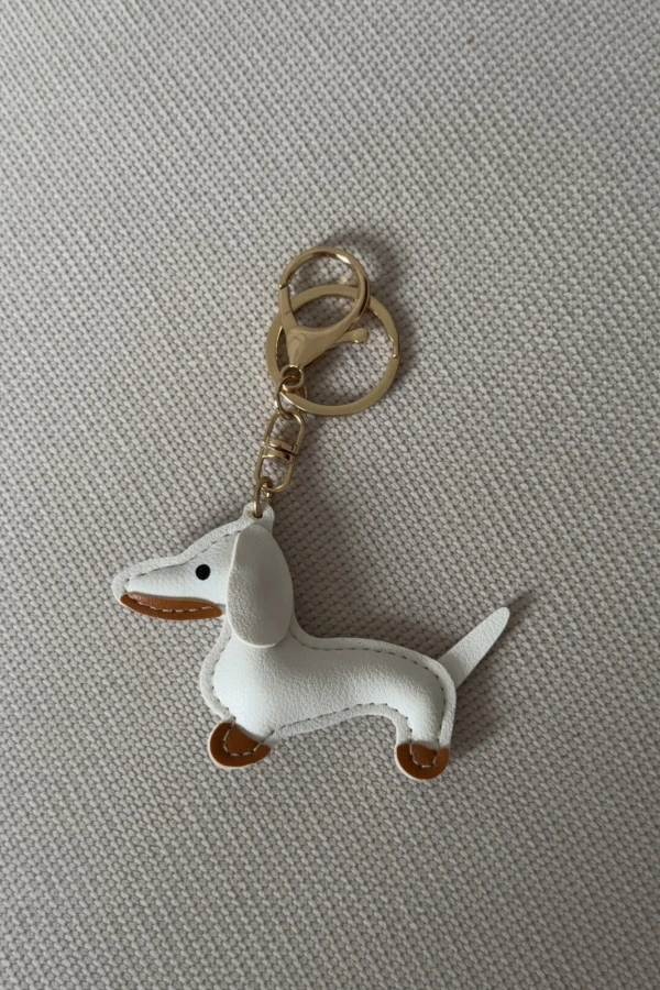 Breloczek mini jamnik biały
