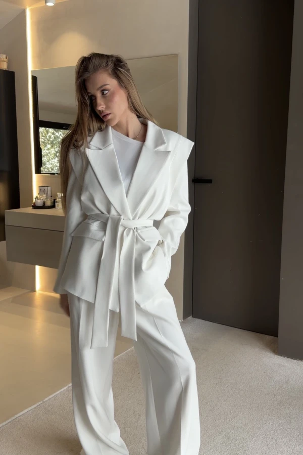 Marynarka Asa z zakładkami na ramionach ecru