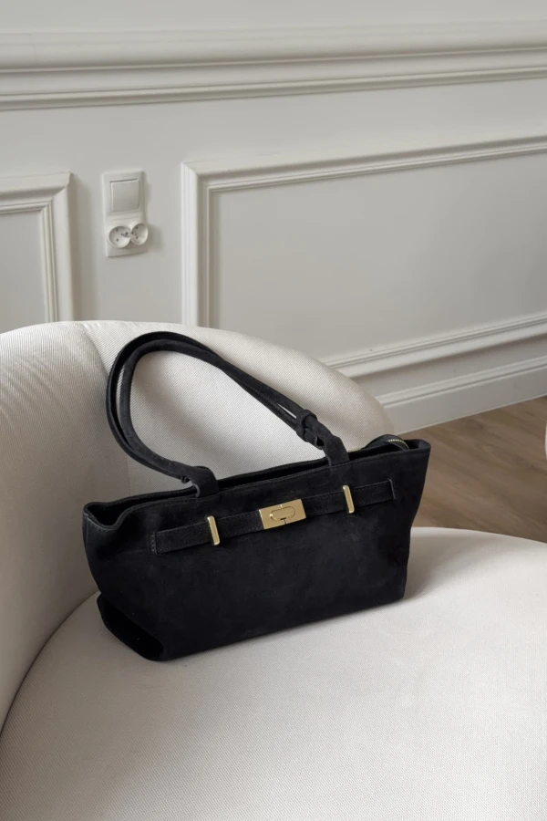 Skórzana torebka zamszowa Adrianna czarna