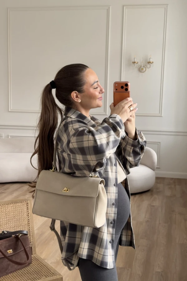 Skórzana torebka zamszowa Frida jasnobeżowa