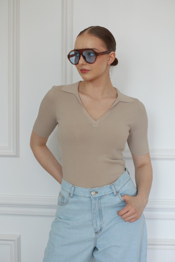 Bluzka damska V wiskozowa w prążek beż