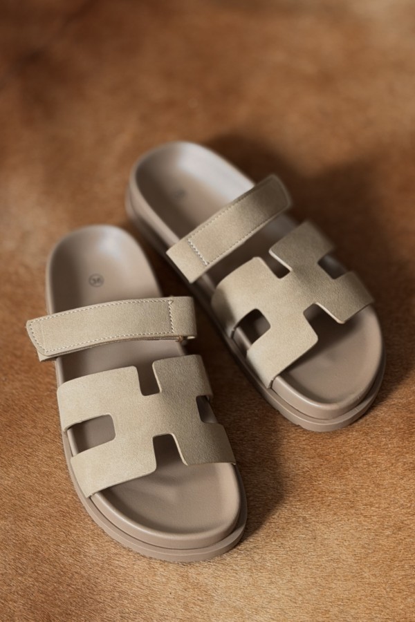 Klapki damskie Hailey zamszowe beżowe